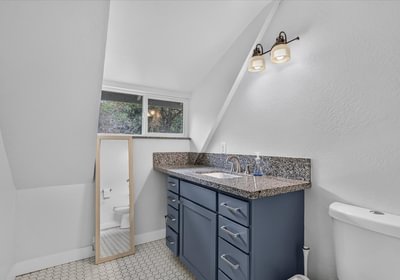 47 Bathroom4