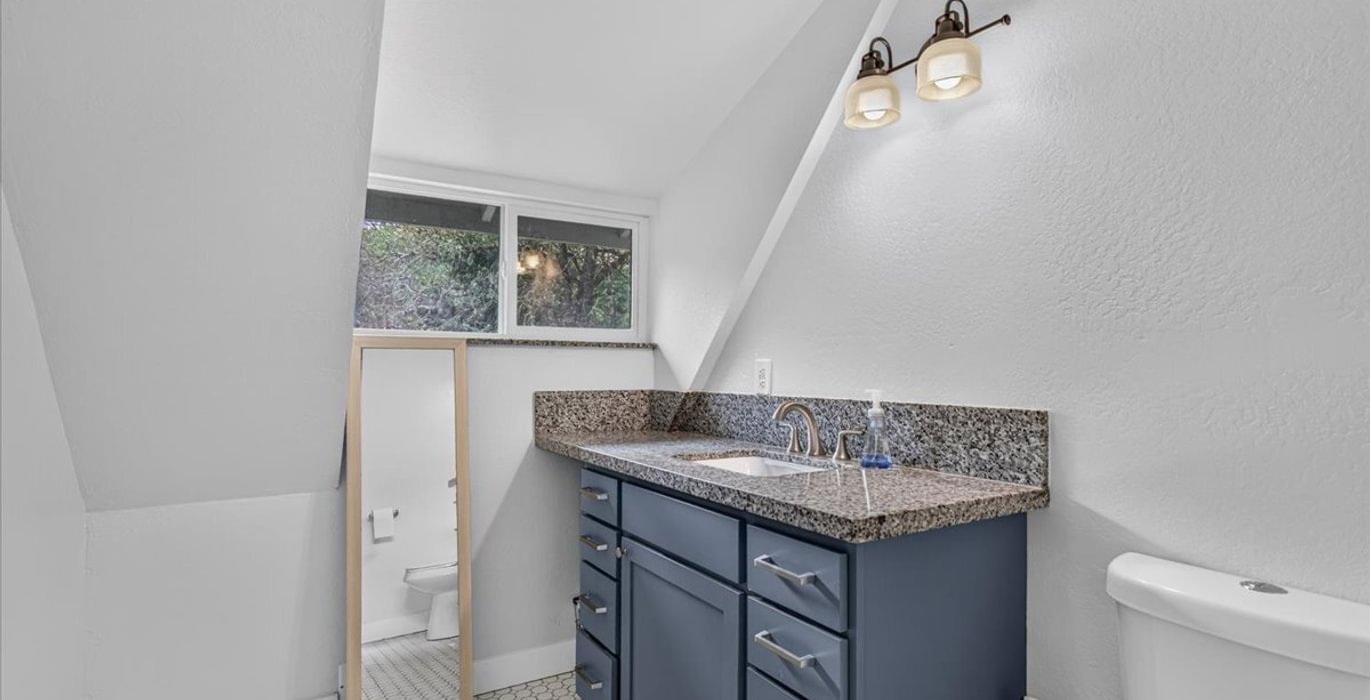 47 Bathroom4