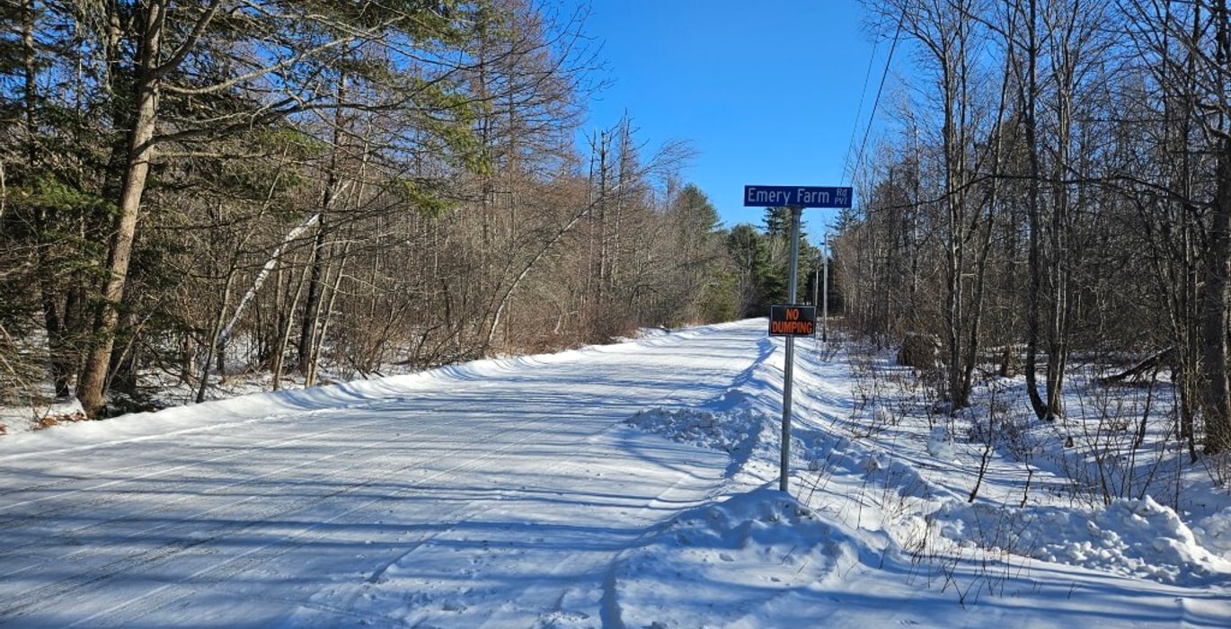 450 27 Emery Farm Rd to right Russell Rd straight