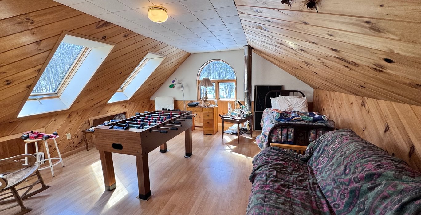 580 3rd floor bonus room BETTER