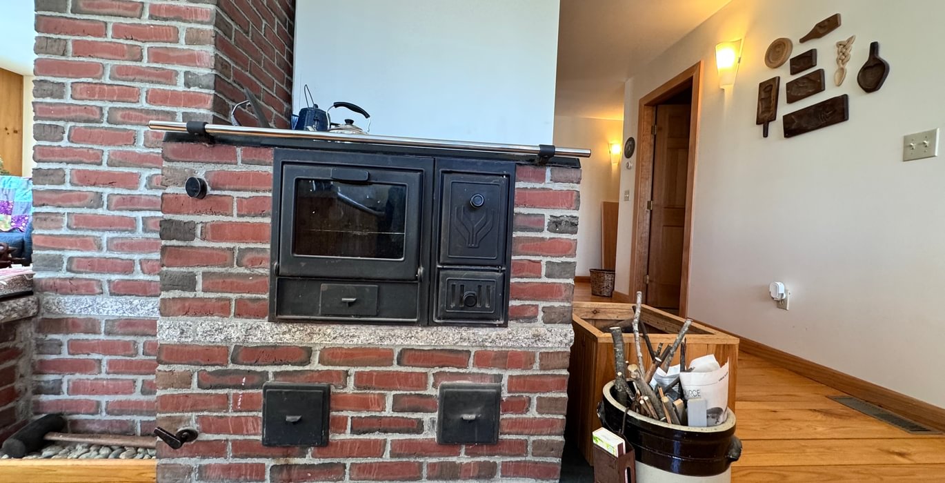 661 kitchen wood stove