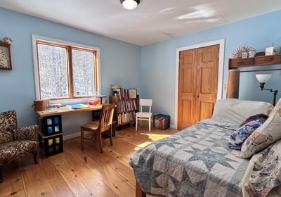 747 bedroom 2
