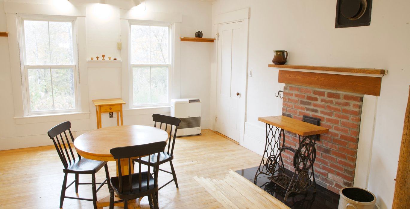 748 Dining room 2