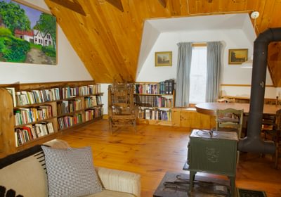 749 Family room 2