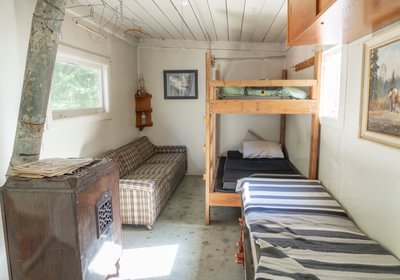 810 house interior 10
