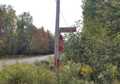 811 Fire road entrance sign