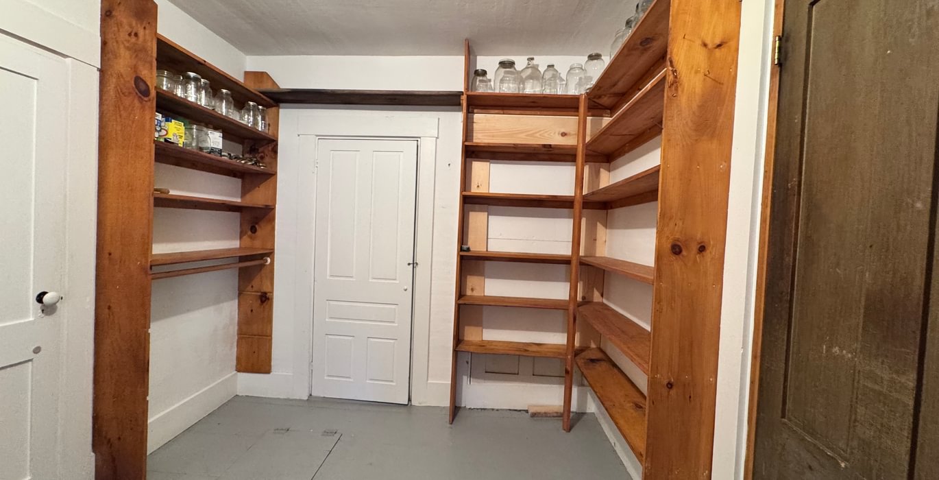 870 pantry 3