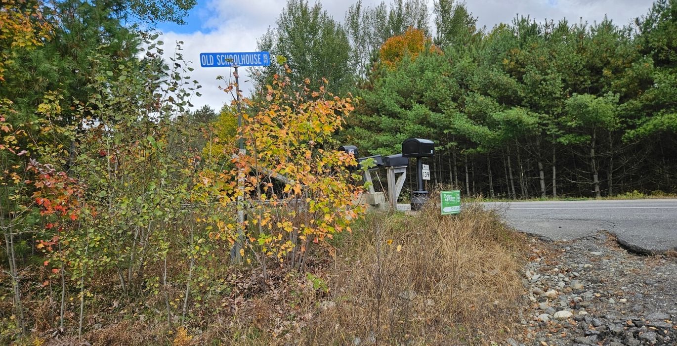882 32 Old Schoolhouse Rd sign off Route 139