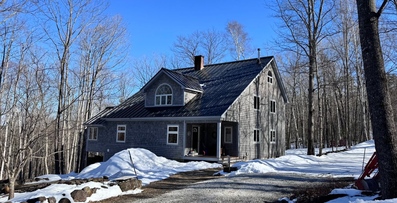907 exterior from driveway