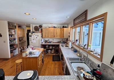 982 kitchen