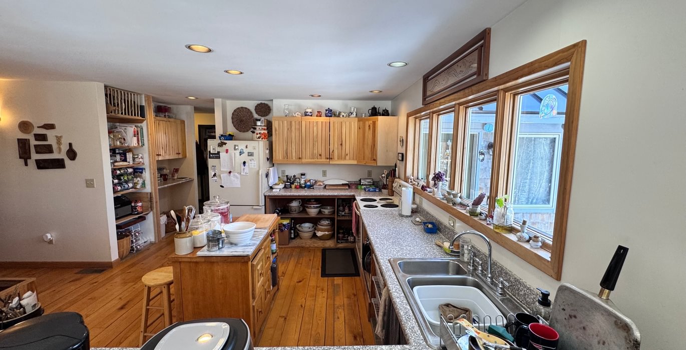 982 kitchen