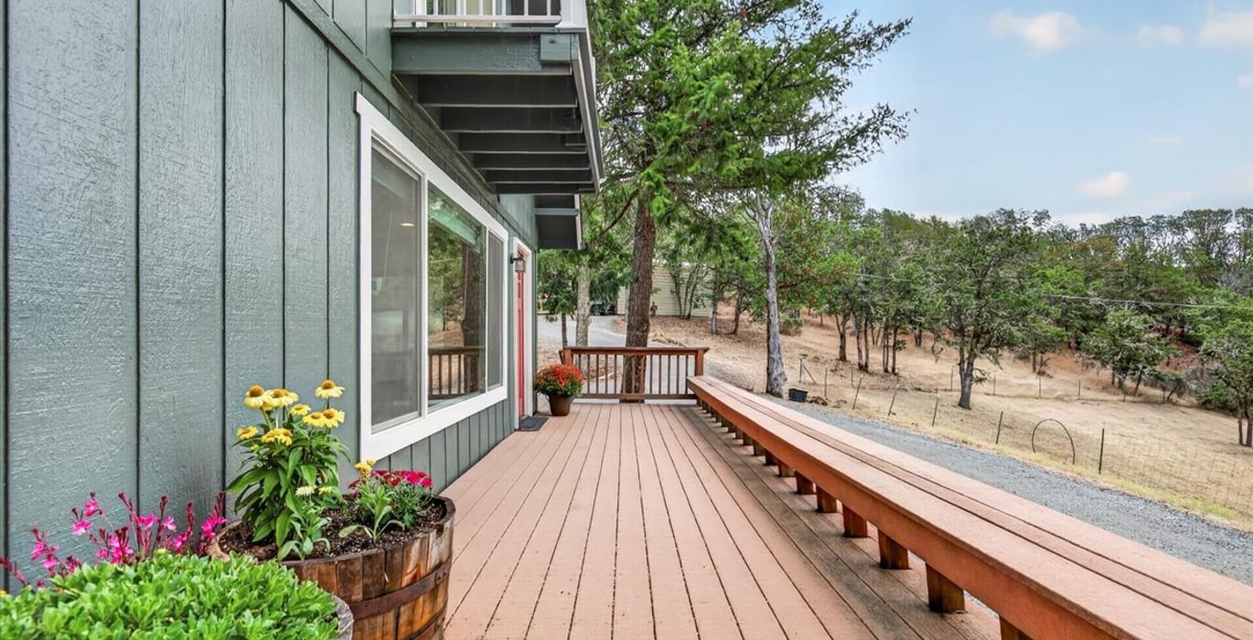 100 Front Deck 2