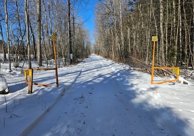 160 23 RR bed recreation trail nearby