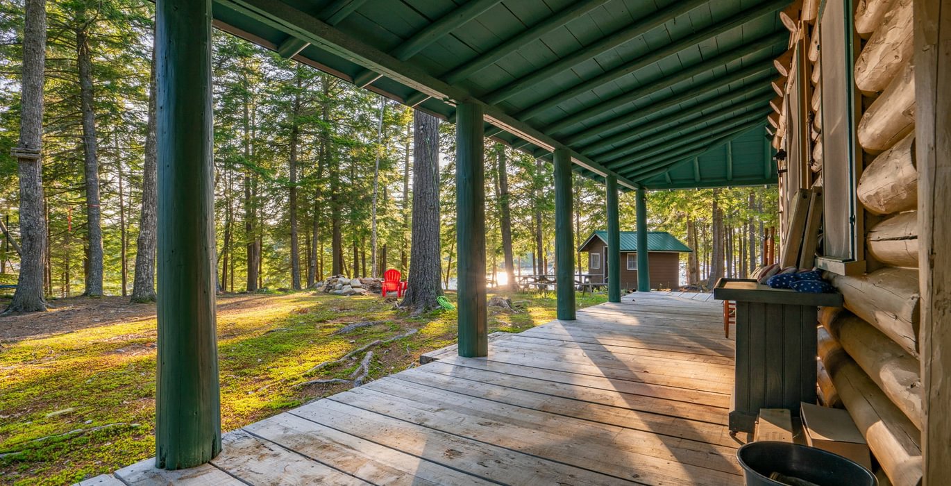 Butterfield Lodge covered porch